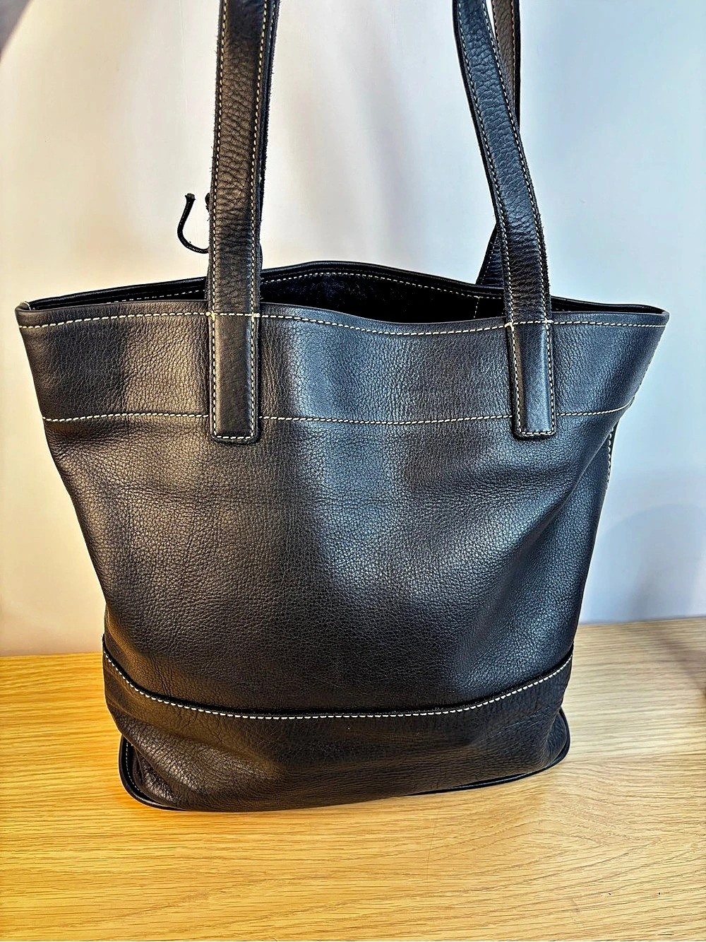Frye Harvest Tote Black Leather NWT - Picture 2 of 11